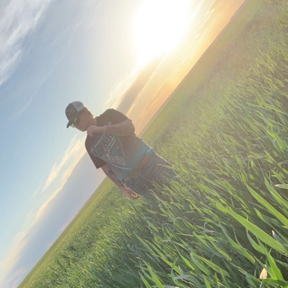 Meet your Posher, Josh - Picture 1 of 1